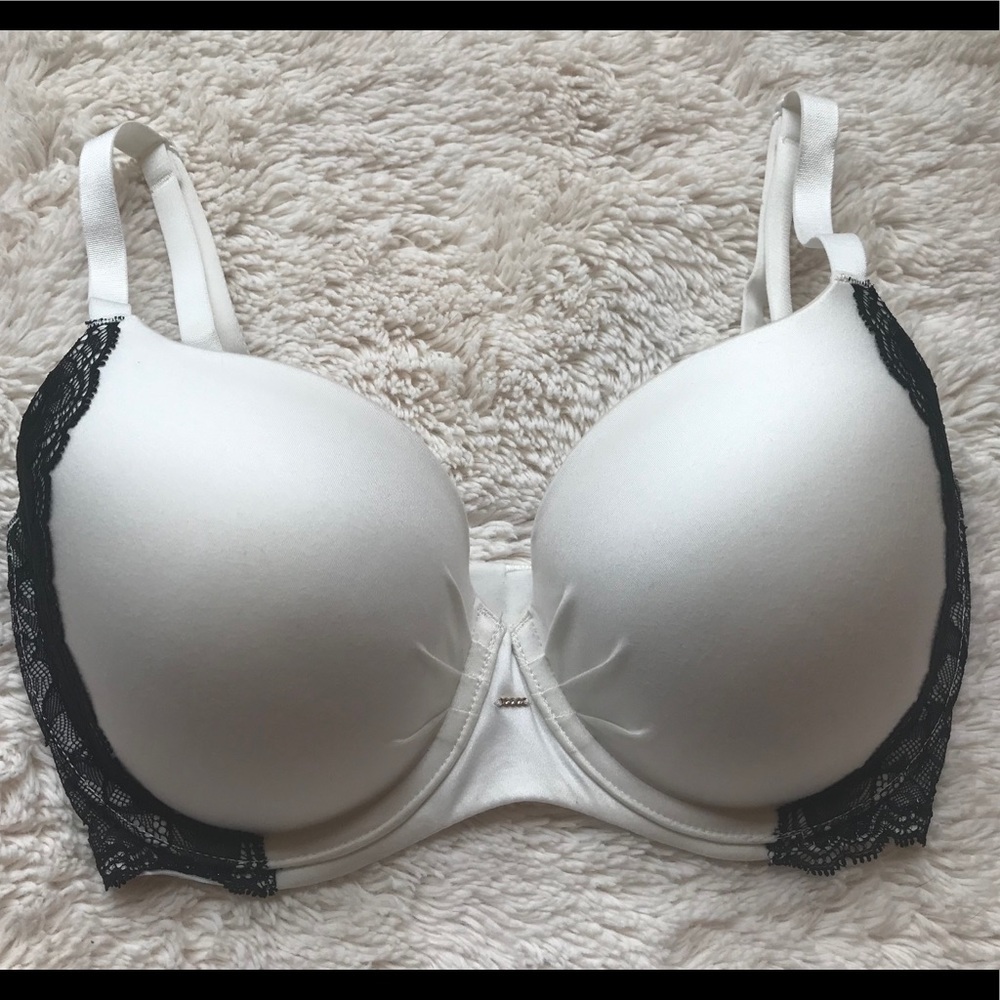 Victoria Secret Fabulous 32 DDD Demi Bra